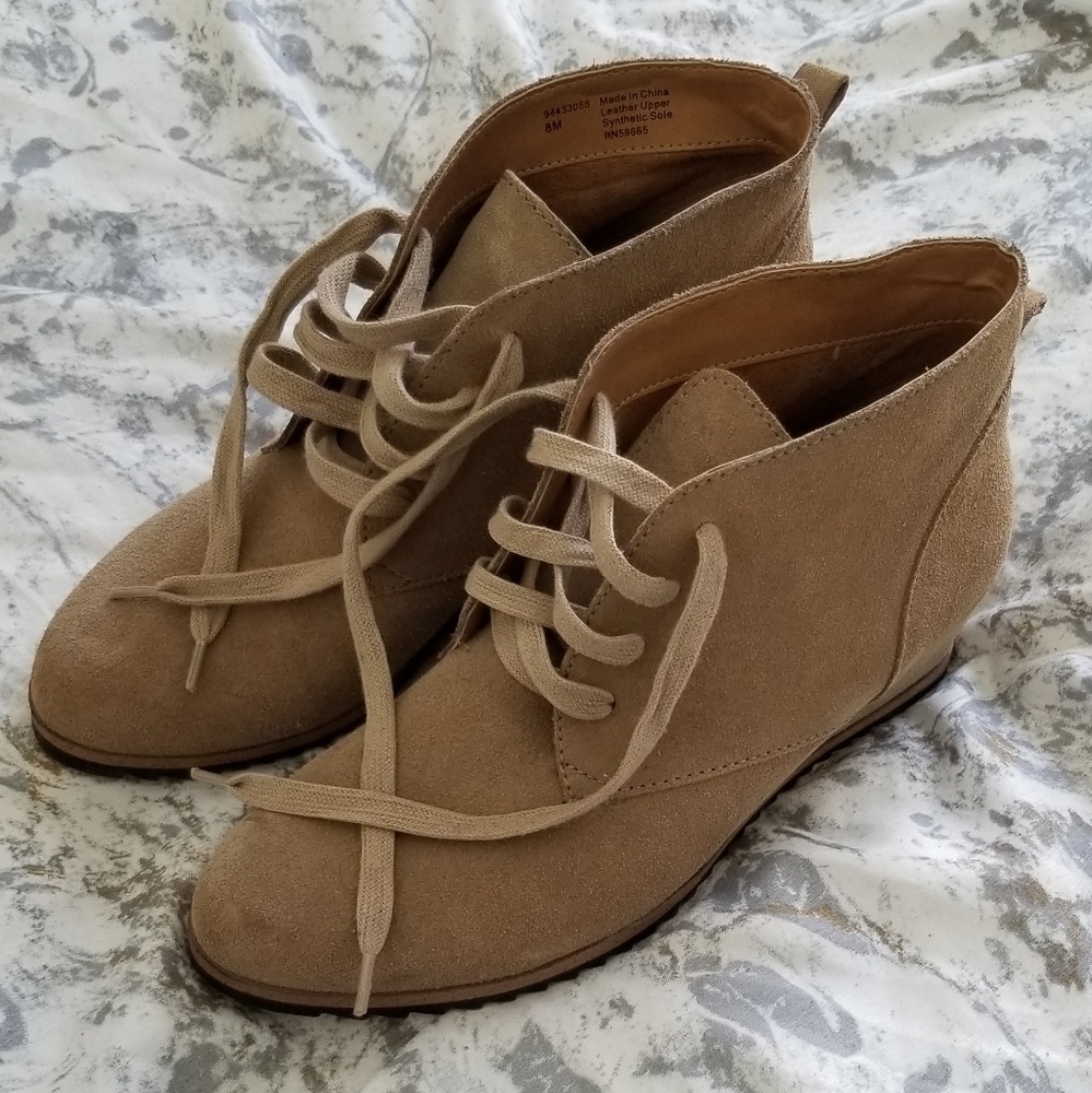 Lace up tan booties
